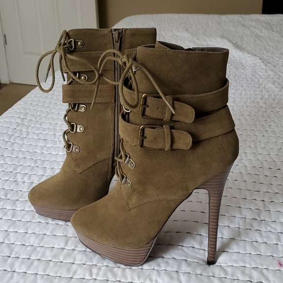 Olive green lace up booties size 7 - Picture 2 of 5